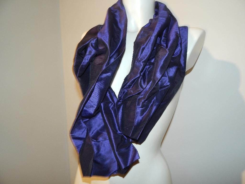 Pauw zijde shawl apart model kan met knoop dicht paars, Kleding | Dames, Mutsen, Sjaals en Handschoenen, Maat 38/40 (M), Verzenden