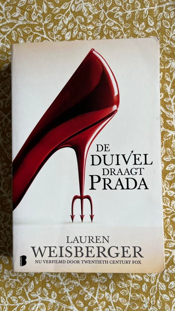 Lauren Weisberger - De duivel draagt Prada, Ophalen of Verzenden, Gelezen, Lauren Weisberger