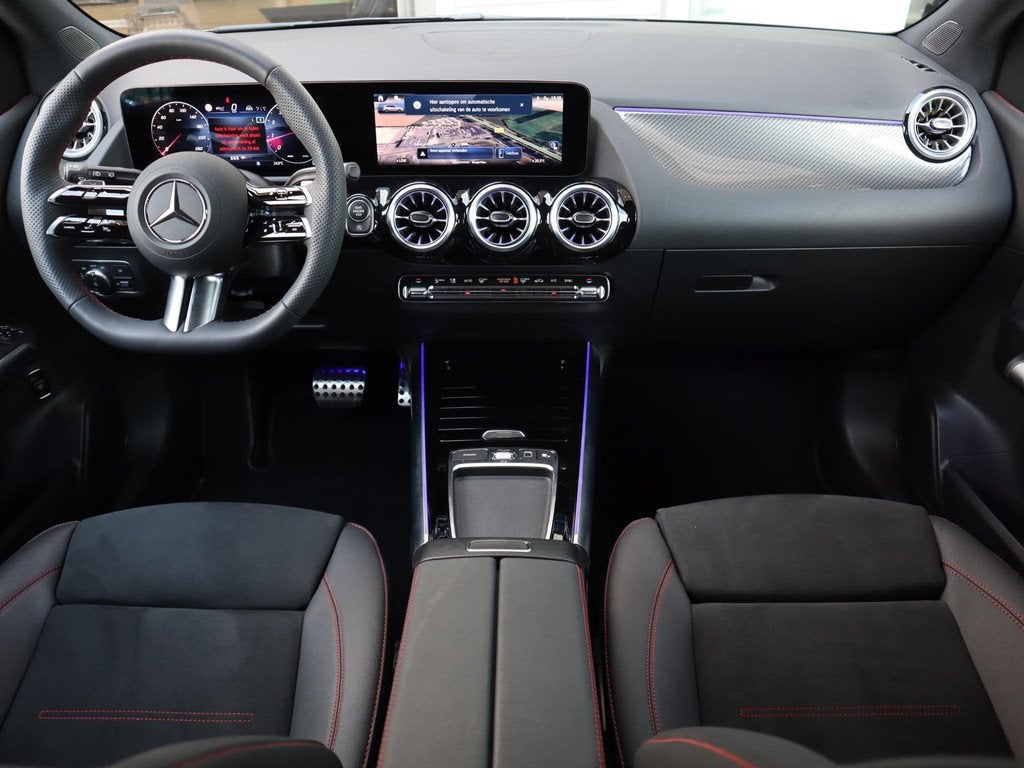 Mercedes-Benz B-klasse 180 AMG Line, Auto's, 745 kg, 4 cilinders, Origineel Nederlands, Bedrijf