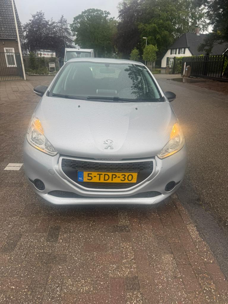 Peugeot 208 1.0 VTI 50KW/68PK 5-D 2014 Grijs, Auto's, Voorwielaandrijving, 450 kg, 31 €/maand, 68 pk