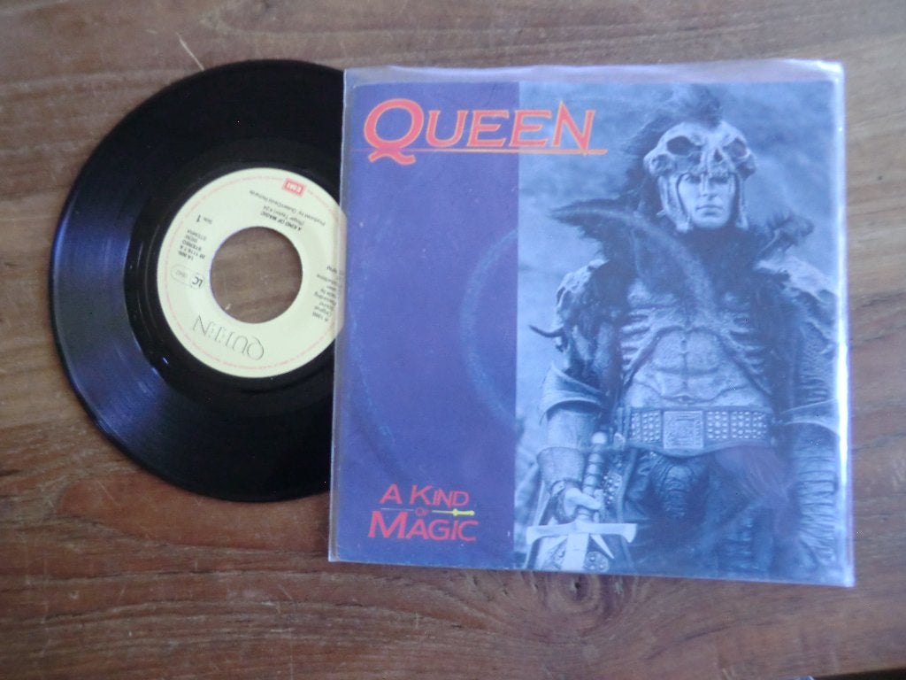 queen      a kind of magic/a dozen red roses for my darling, Verzenden, Zo goed als nieuw, 7 inch, Pop