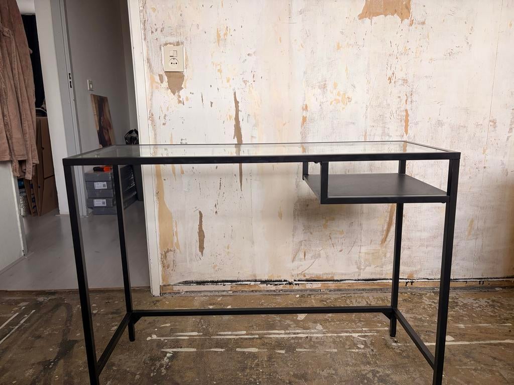IKEA Vittsjö laptoptafel / bureau met glazen blad, Computers en Software, Laptoptafels, Gebruikt, Ophalen