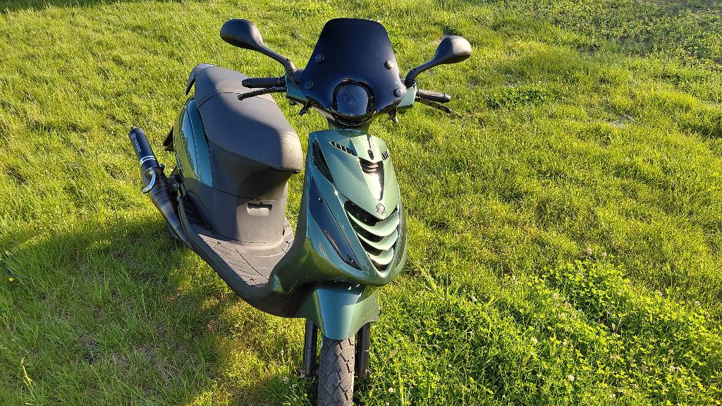 zip 125cc brom, Ophalen, Zip, 125 cc, Zo goed als nieuw