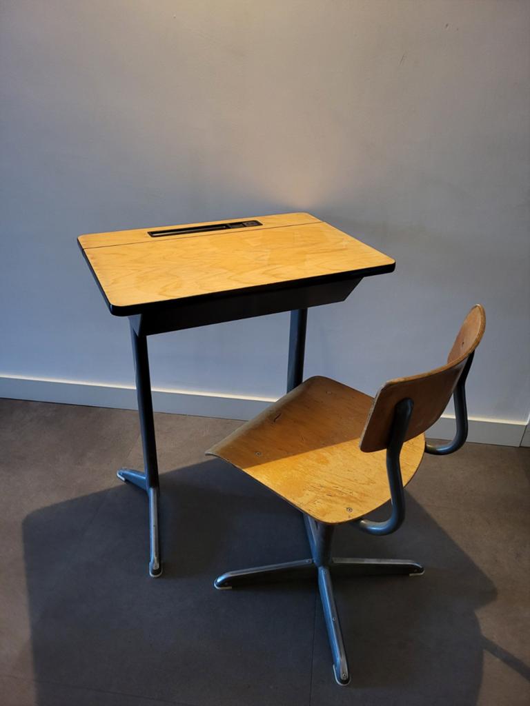 Vintage Schoolbureau met Stoel - Hout en Metaal, Ophalen, Opbergruimte, Gebruikt, Hout