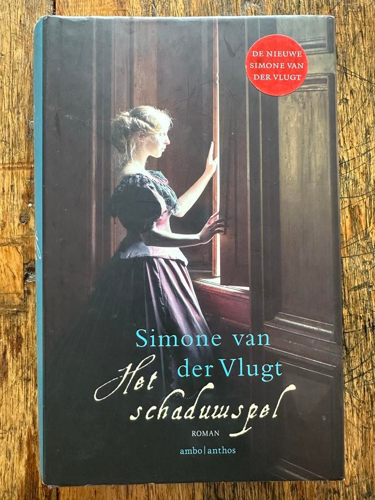 Het Schaduwspel - Simone van der Vlugt (Roman), Ophalen of Verzenden, Gelezen, Nederland