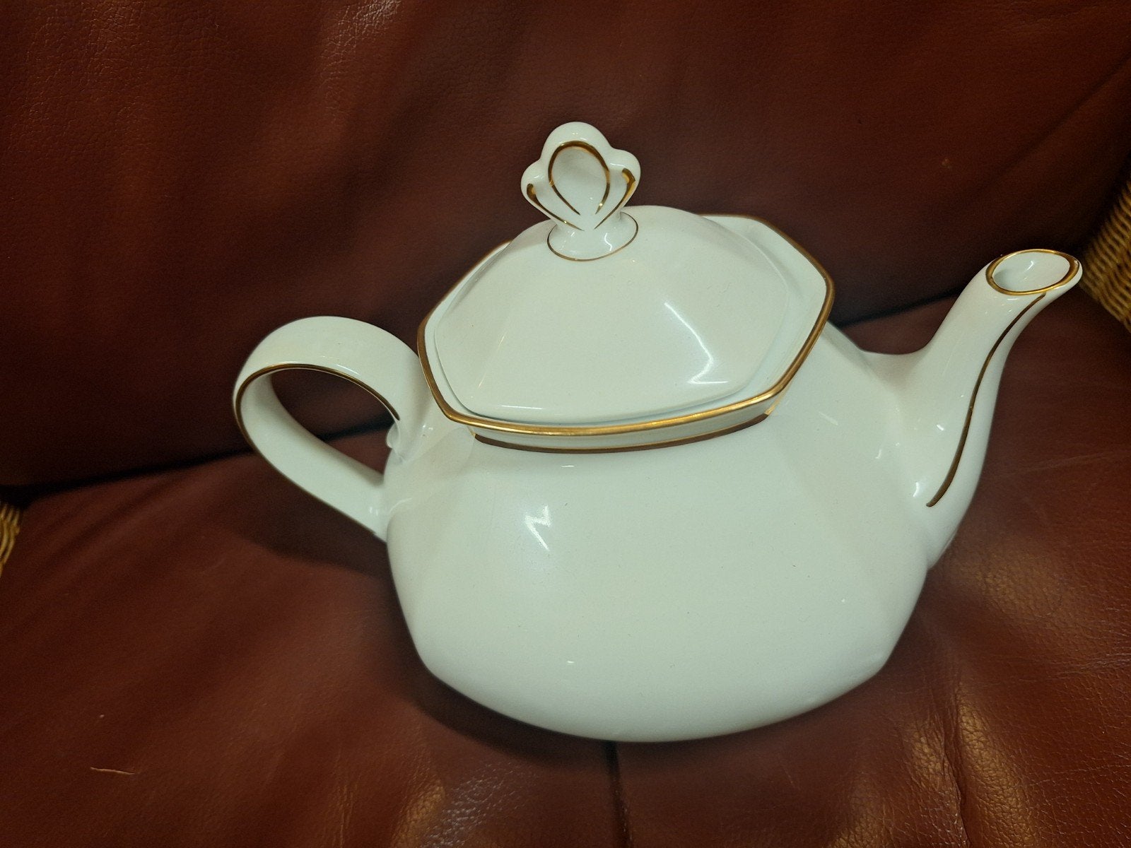 Winterling Bavaria Theepot - Wit met Gouden Rand, Ophalen of Verzenden