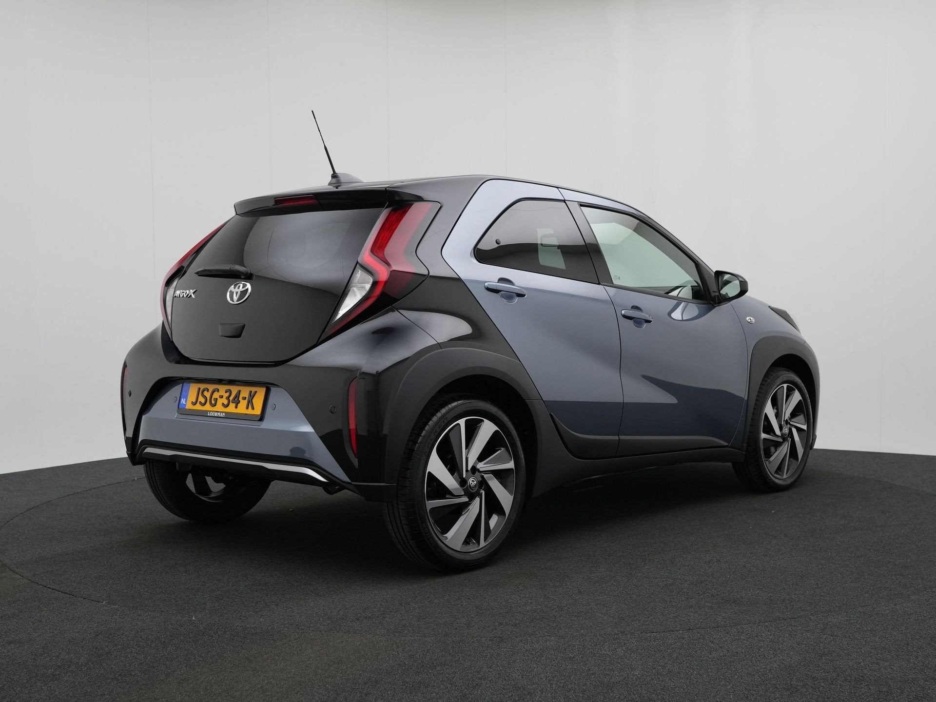 Toyota Aygo X 1.0 VVT-i MT Envy (bj 2025), 12 maanden, Stof, 4 stoelen, Origineel Nederlands