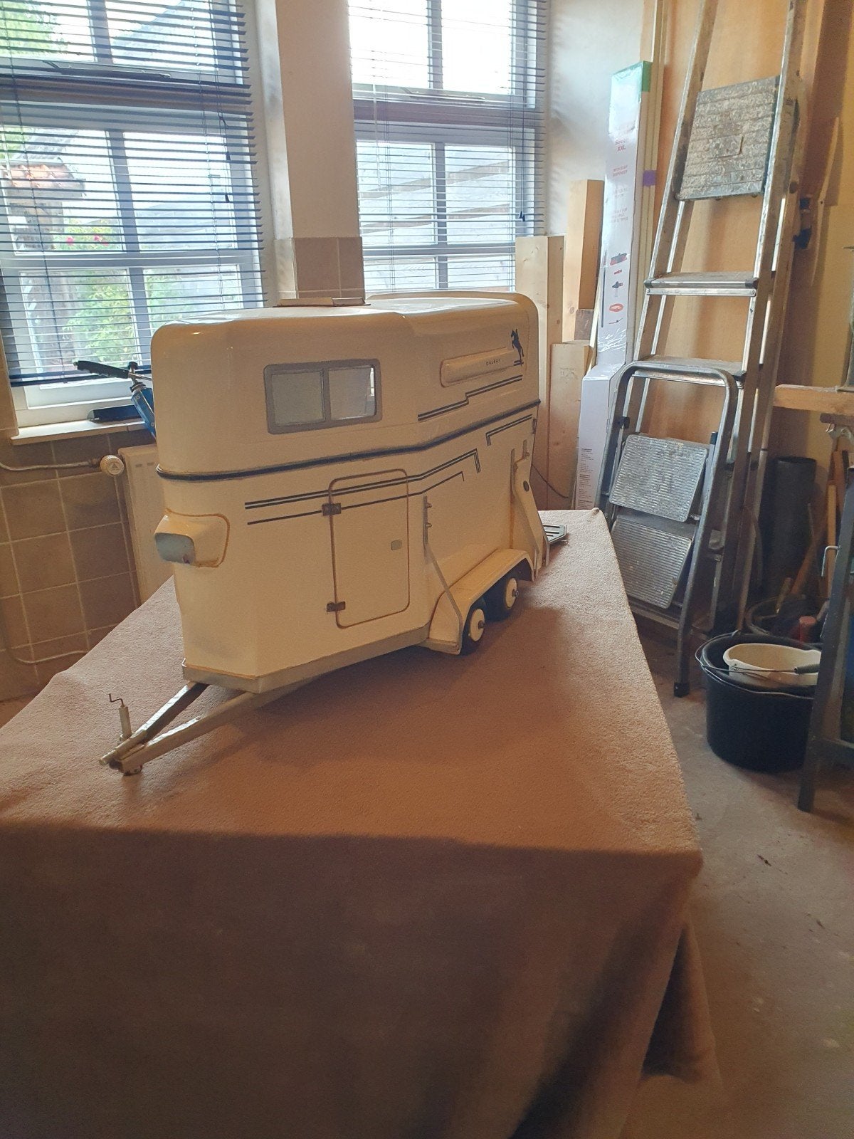 Schaal model Paardetrailer Suis Superstar 1, Dieren en Toebehoren, Ophalen