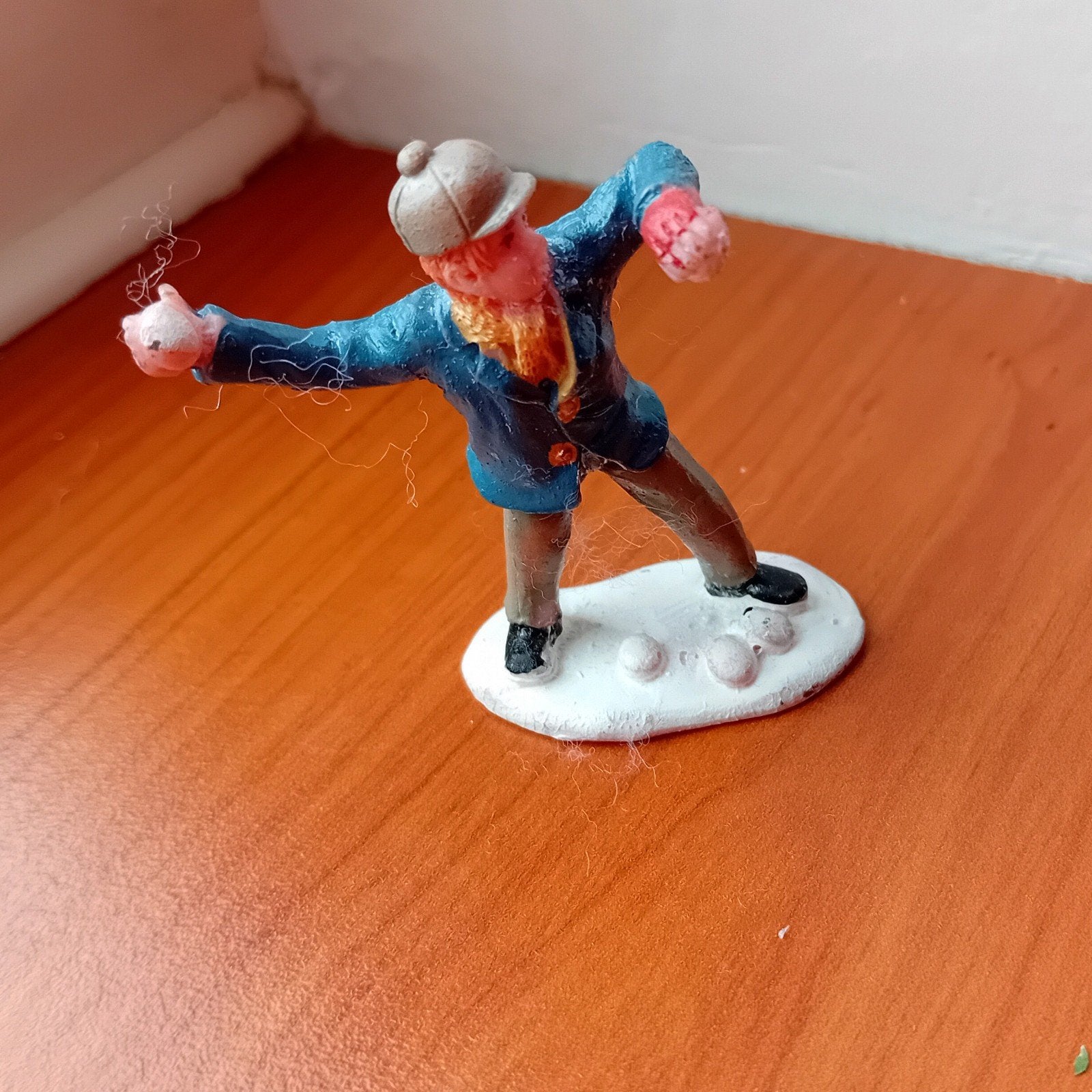 Lemax sneeuwbalgooier nr 5, Lemax figuur Kerstdorp, Diversen, Ophalen of Verzenden