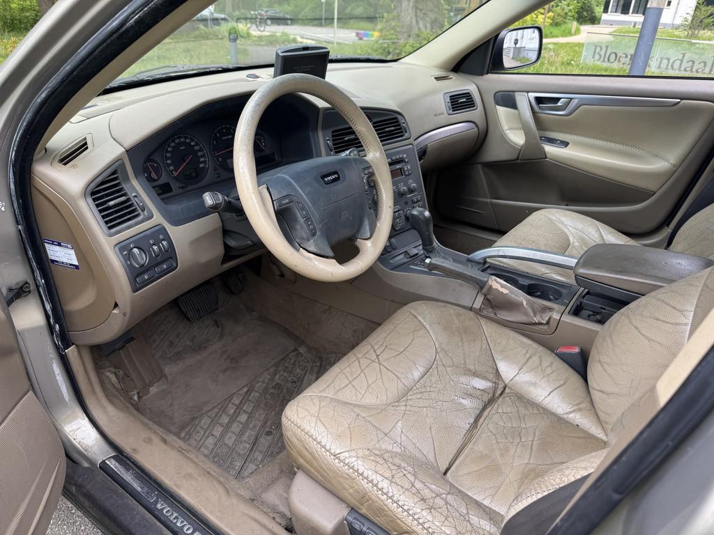 Volvo XC70 ( 2X ) CROSS COUNTRY AUT 2.4 T LEDER (bj 2002), XC70, Beige, 2435 cc, Vierwielaandrijving