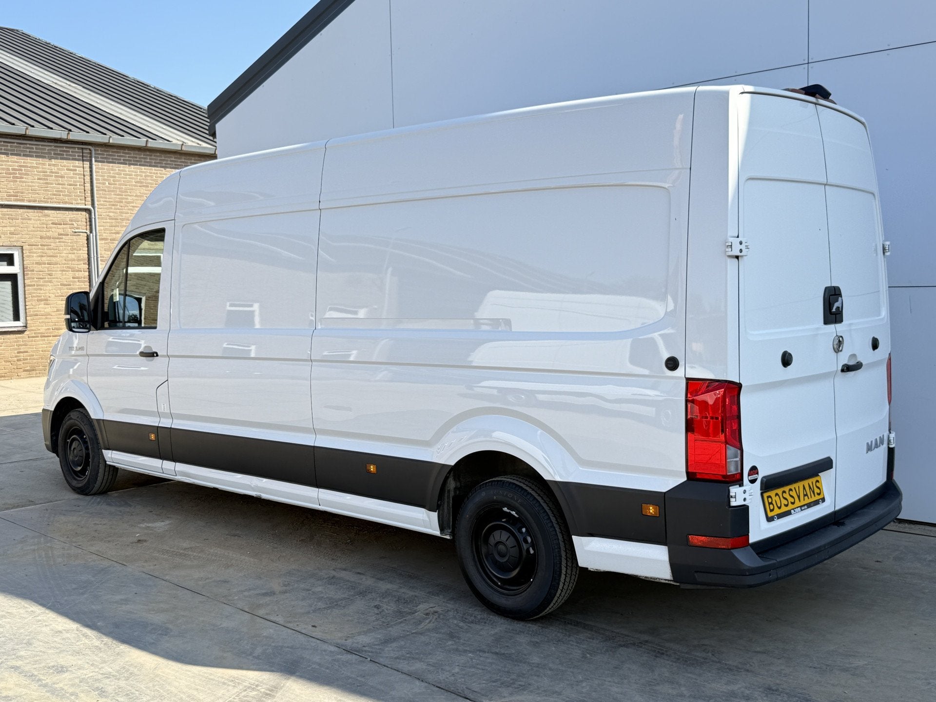 MAN TGE 3.140 2.0 TDI L4H3 Virtual Cockpit Nieuw Model Airco, Auto's, Bestelauto's, Voorwielaandrijving, Stof, Gebruikt, Zwart