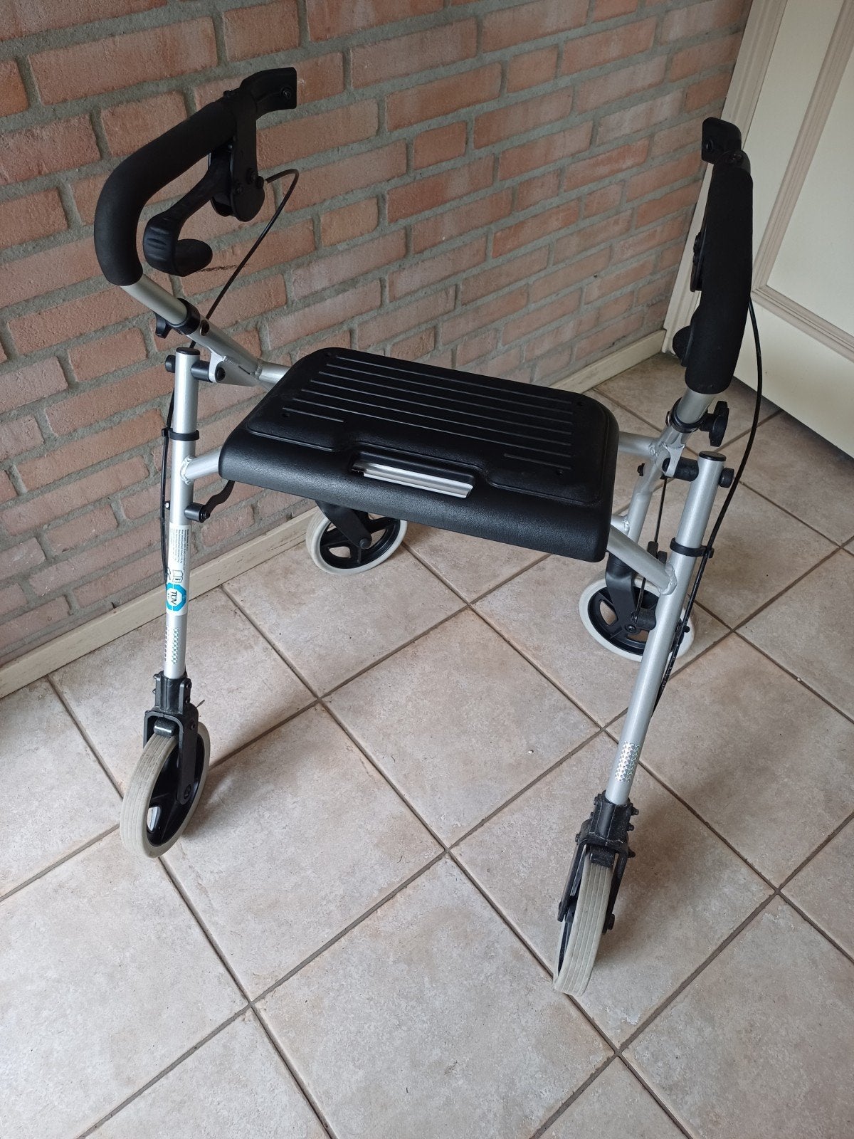 lichtgewicht  Rollator. p, Ophalen, Lichtgewicht, Zo goed als nieuw