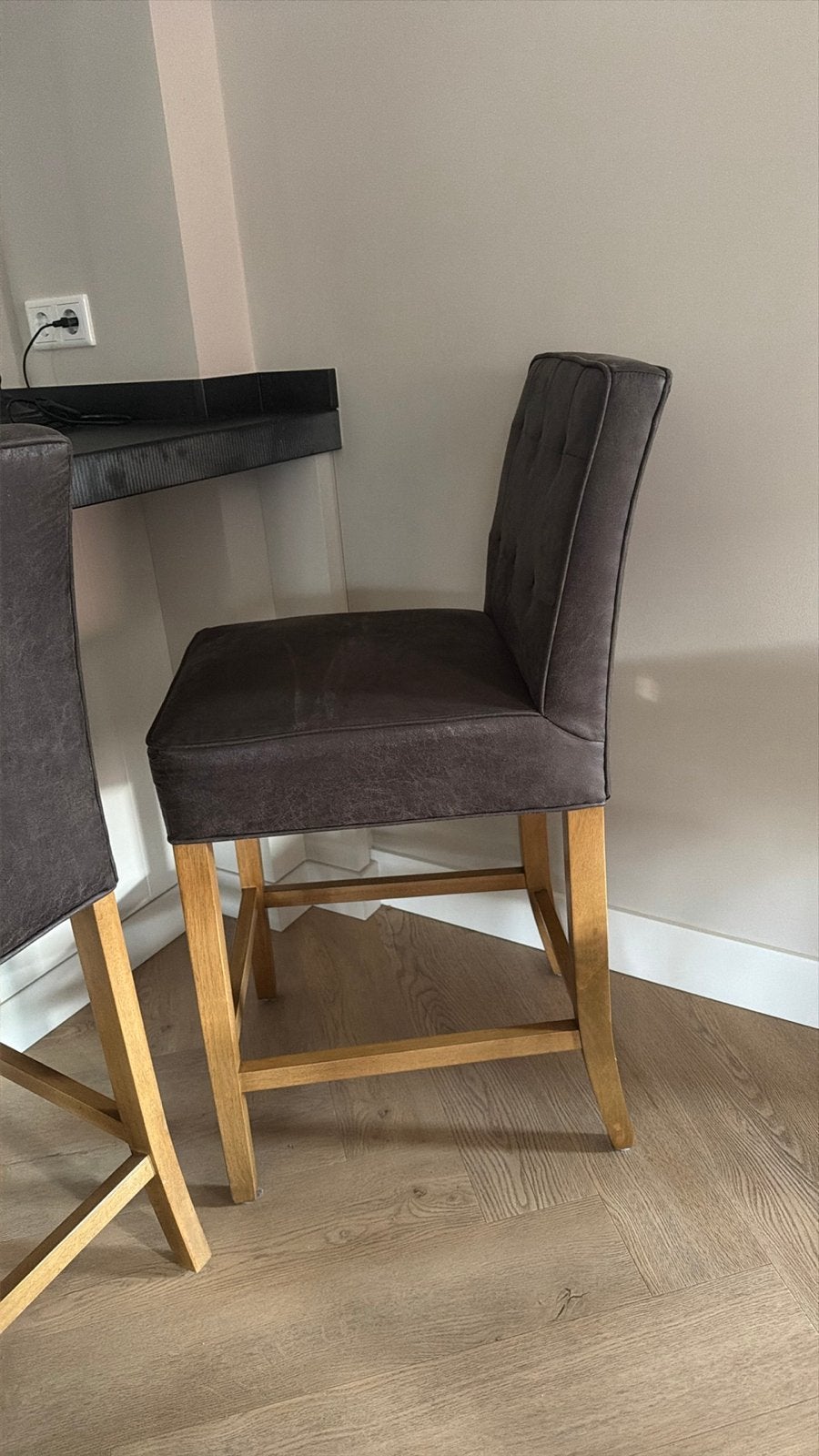 Set van 2 barkrukken Rivièra maison met houten onderstel, Huis en Inrichting, Gebruikt, Ophalen of Verzenden, 90 cm of meer, Hout