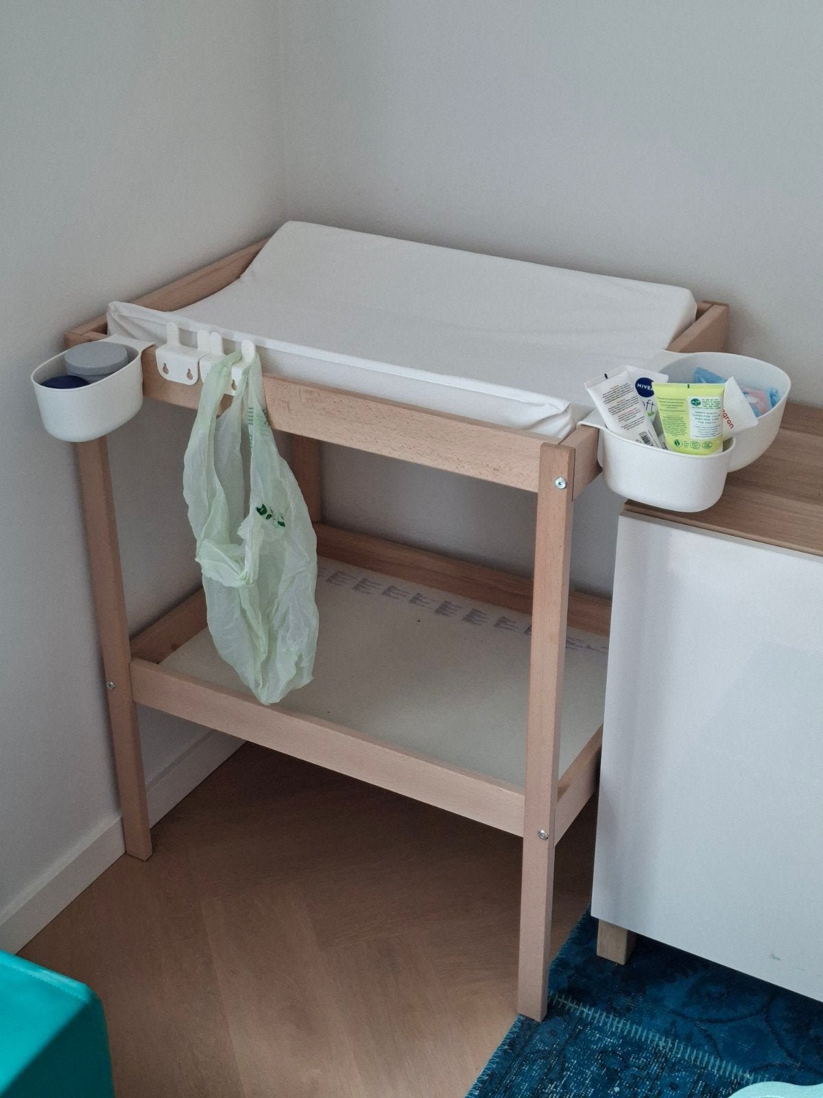 Compacte verschoontafel met opslag en bakjes, Ophalen, Gebruikt, Minder dan 75 cm, 50 tot 70 cm