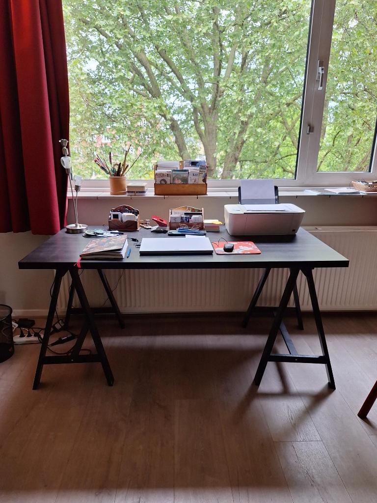 bureau, Ophalen, 150 cm, Hout, Zo goed als nieuw