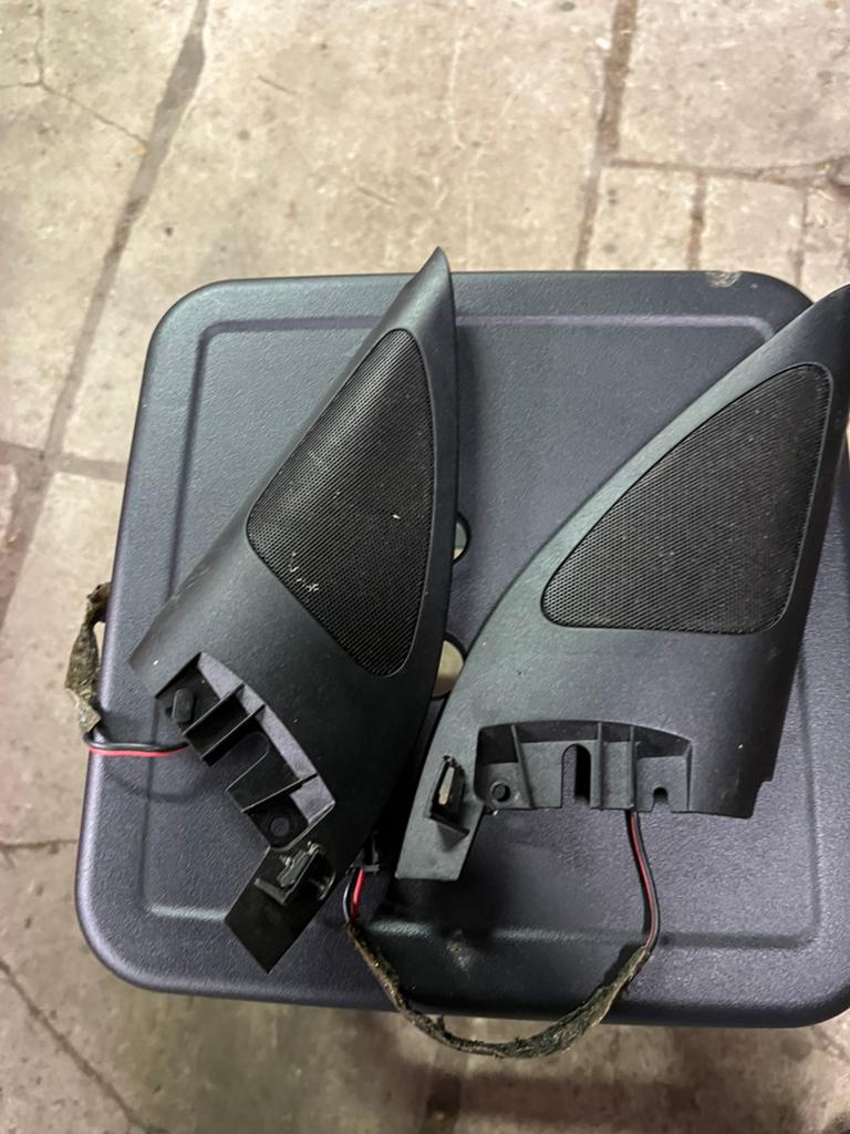 Te koop hogetonen luidsprekers, tweeters L + R vw golf 4  IV, Ophalen, Gebruikt