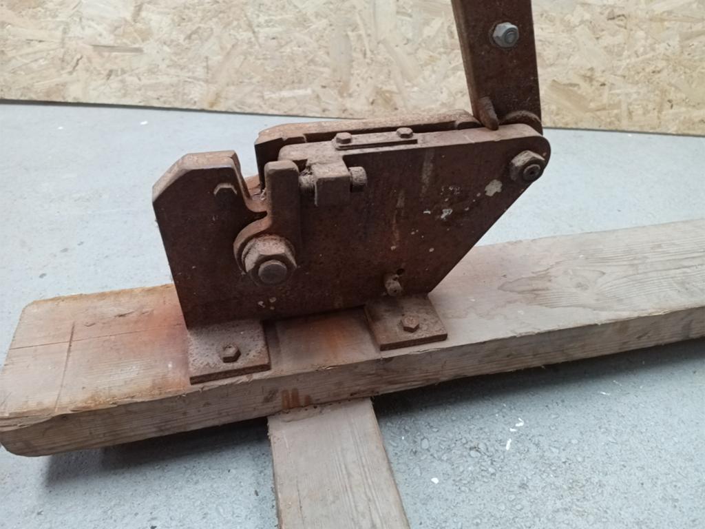 Dikke betonijzer knipper, Ophalen, Gebruikt