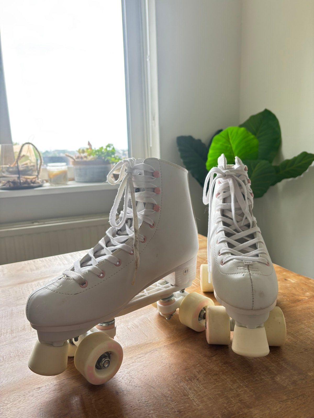 Witte Rolschaatsen met bescherming, Ophalen of Verzenden, Nieuw, Bescherming