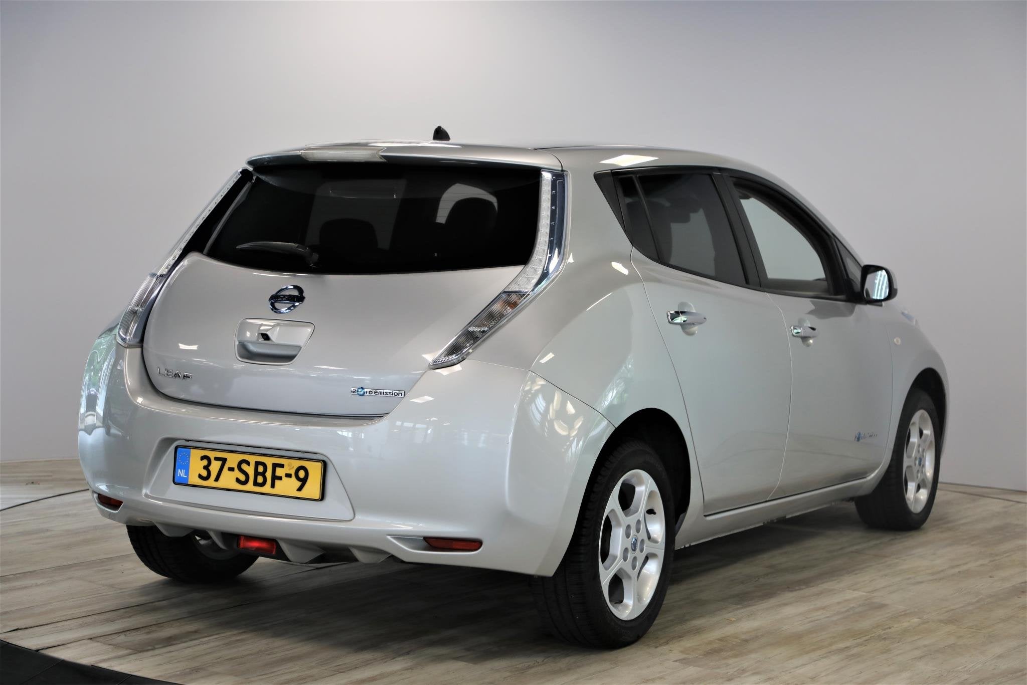 Nissan LEAF Base 24 kWh | Camera | Navi | Cruise, 12 maanden, Stof, Gebruikt, Origineel Nederlands