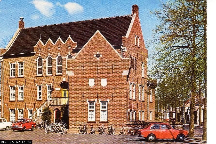 Ansichtkaart 	Uden	Gemeentehuis, Verzenden, 1960 tot 1980, Gelopen, Noord-Brabant
