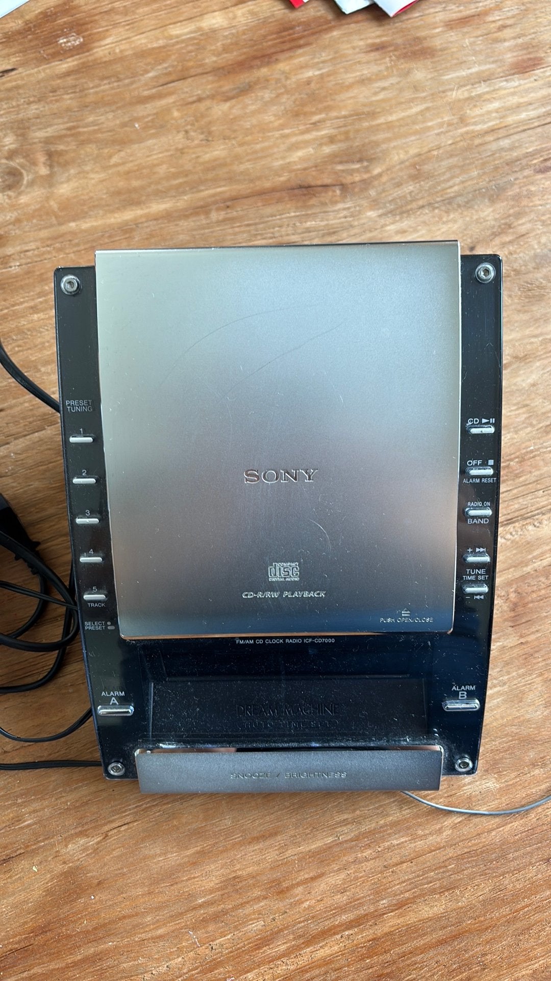 Sony wekkerradio met cd speler, Ophalen of Verzenden, Zo goed als nieuw
