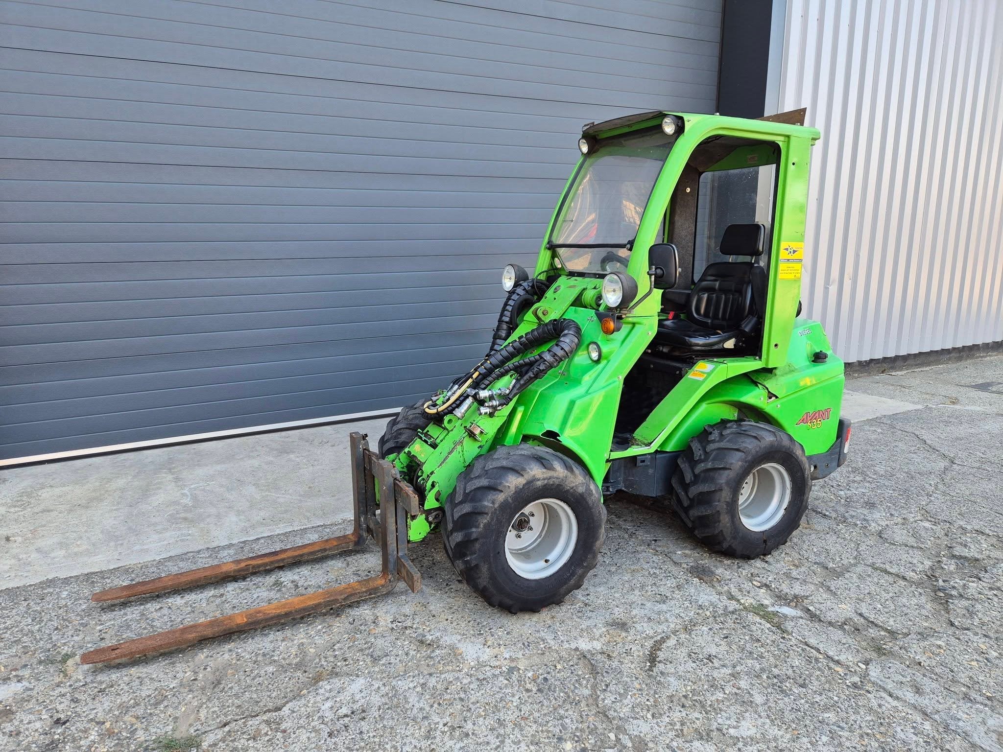Avant 635 Shovel Kniklader (bj 2010), Wiellader of Shovel