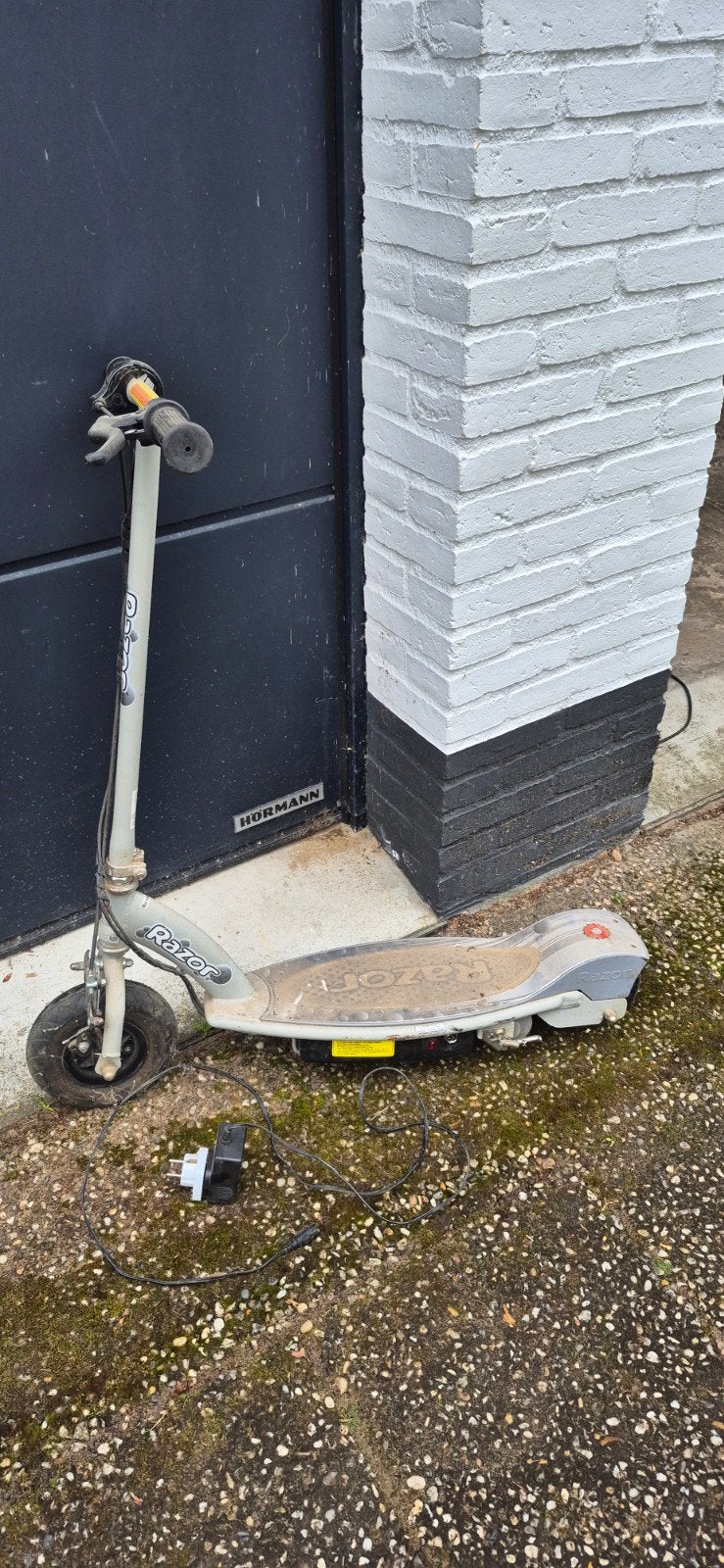 Gebruikte Razor elektrische step met oplader, Fietsen en Brommers, Ophalen of Verzenden, Gebruikt, Elektrische step (E-scooter)
