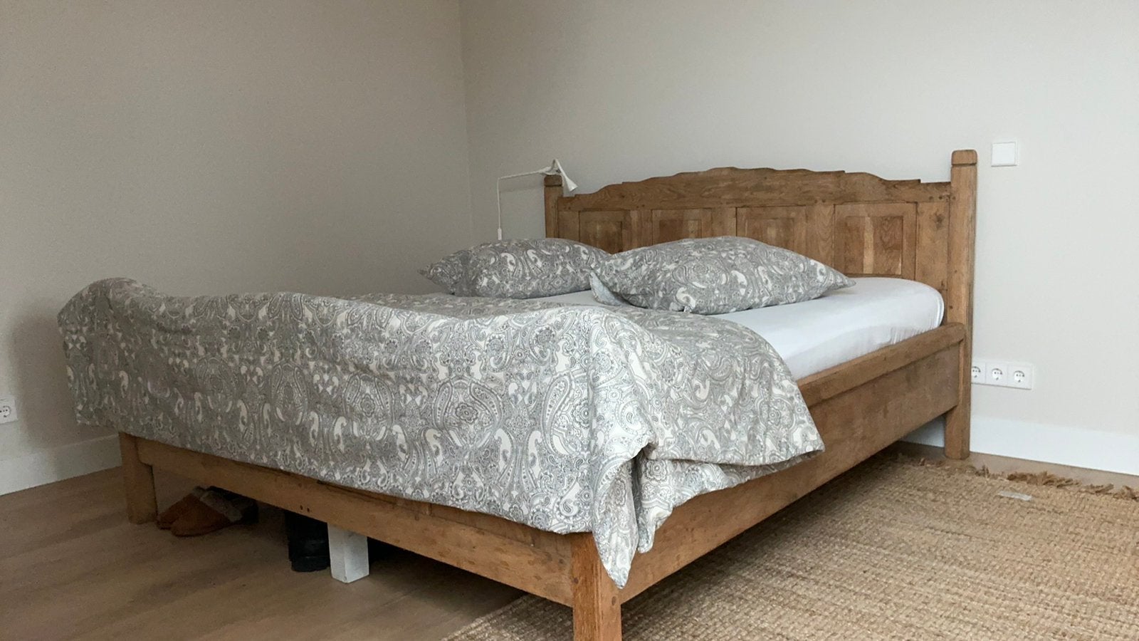 Massief 2 persoons eiken bed met bodem 180/200, Tweepersoons, Ophalen of Verzenden, Zo goed als nieuw, 180 cm