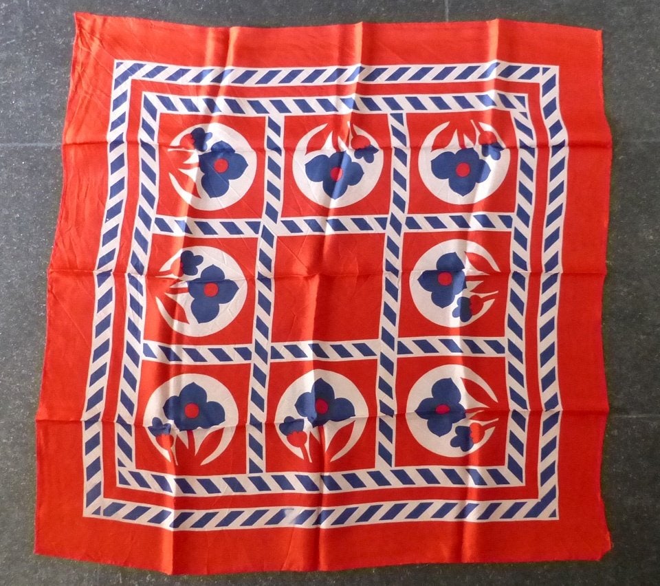 Dames vintage sjaal rood wit blauw bloemenprint, Ophalen of Verzenden, Gedragen, Maat 38/40 (M), Sjaal