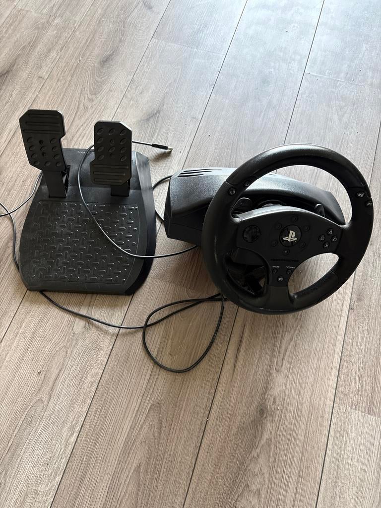 Thrustmaster T80 racestuur met pedalen voor PlayStation, Spelcomputers en Games, Spelcomputers | Sony PlayStation Consoles | Accessoires