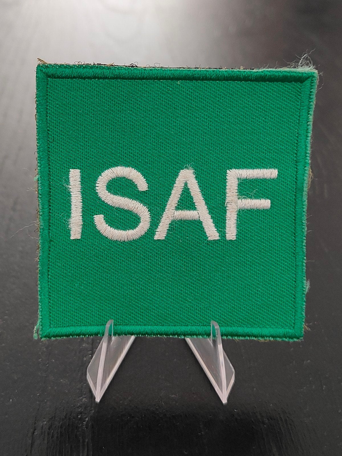 ISAF Embleem met Klittenband, Verzamelen, Militaria | Algemeen, Landmacht, Embleem of Badge, Nederland, Ophalen of Verzenden