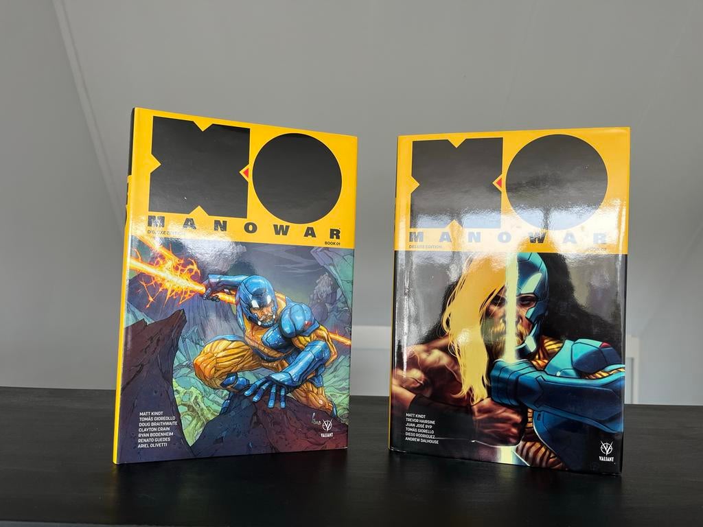 XO Manowar Deluxe Edition 01 & 02 Matt Kindt Valiant Comics, Meerdere comics, Ophalen of Verzenden, Zo goed als nieuw, Amerika