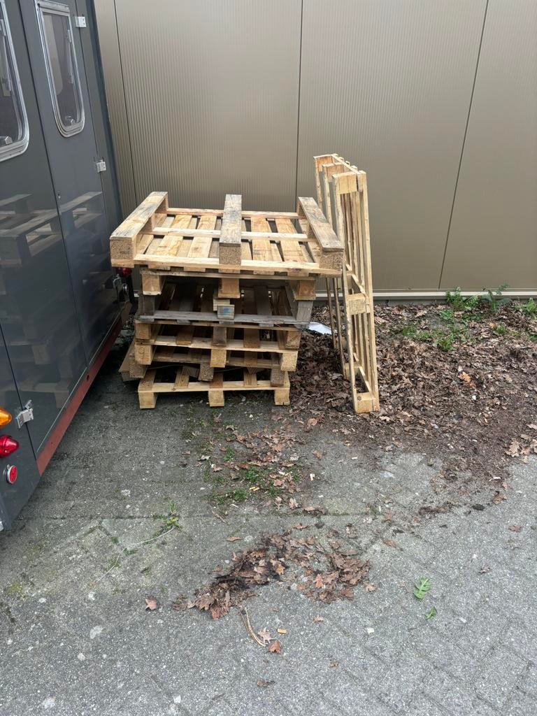 Gratis af te halen houten pallets, Ophalen