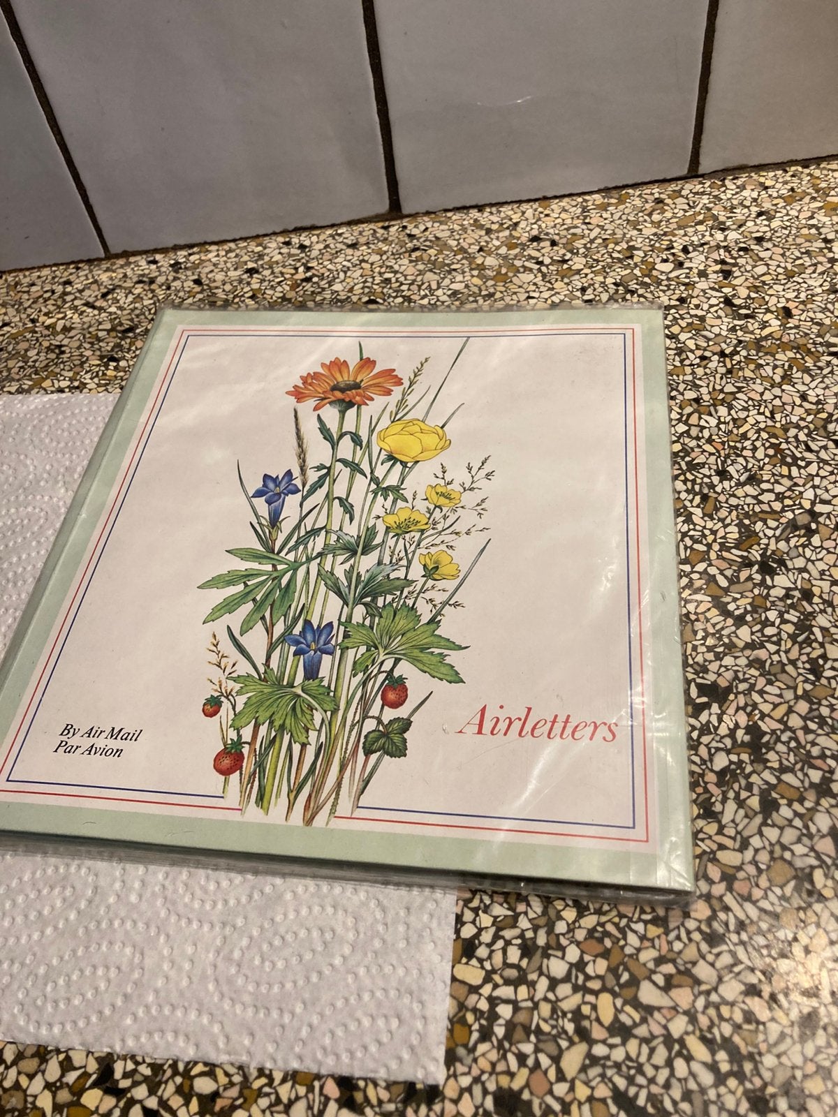 Postpapier bloemen, Ophalen of Verzenden, Zo goed als nieuw