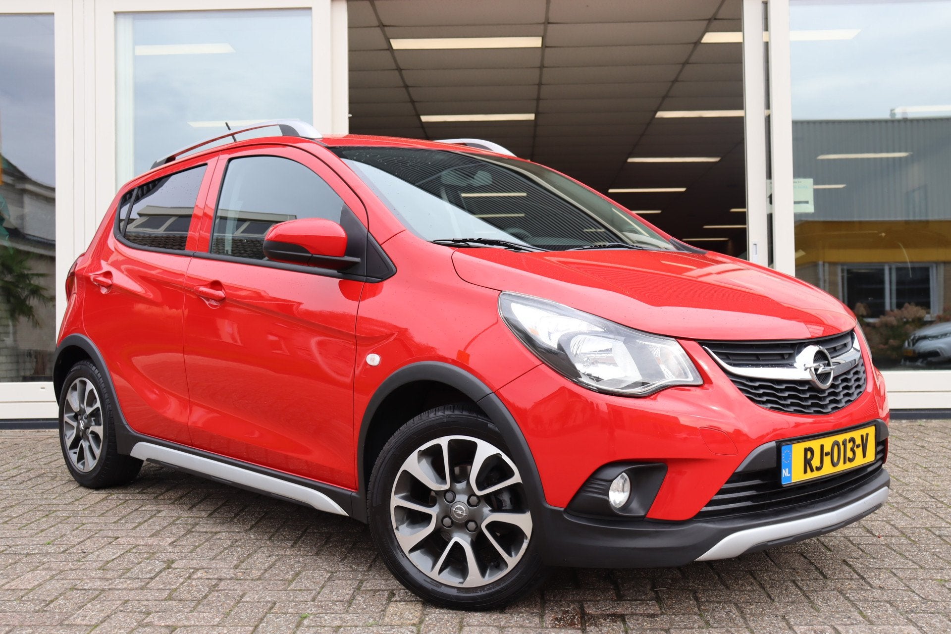 Opel KARL 1.0 Rocks Online Edition, Airco, Cruise, PDC A, Tr, Voorwielaandrijving, 839 kg, Gebruikt, Euro 6