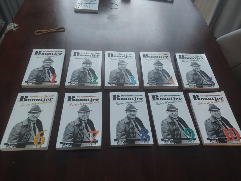 Baantjer boeken/pockets. 10 stuks serie compleet zeldzaam, Boeken, Ophalen, Gelezen