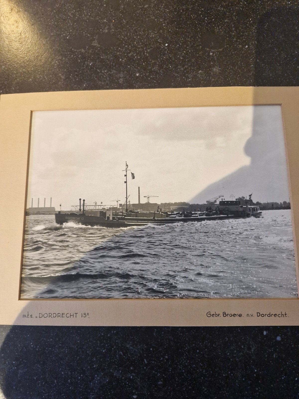 Zwart-wit foto m.t.s. DORDRECHT 13" - Gebr. Broere n.v., Verzamelen, Gebruikt, Foto, Ophalen of Verzenden, Voor 1940