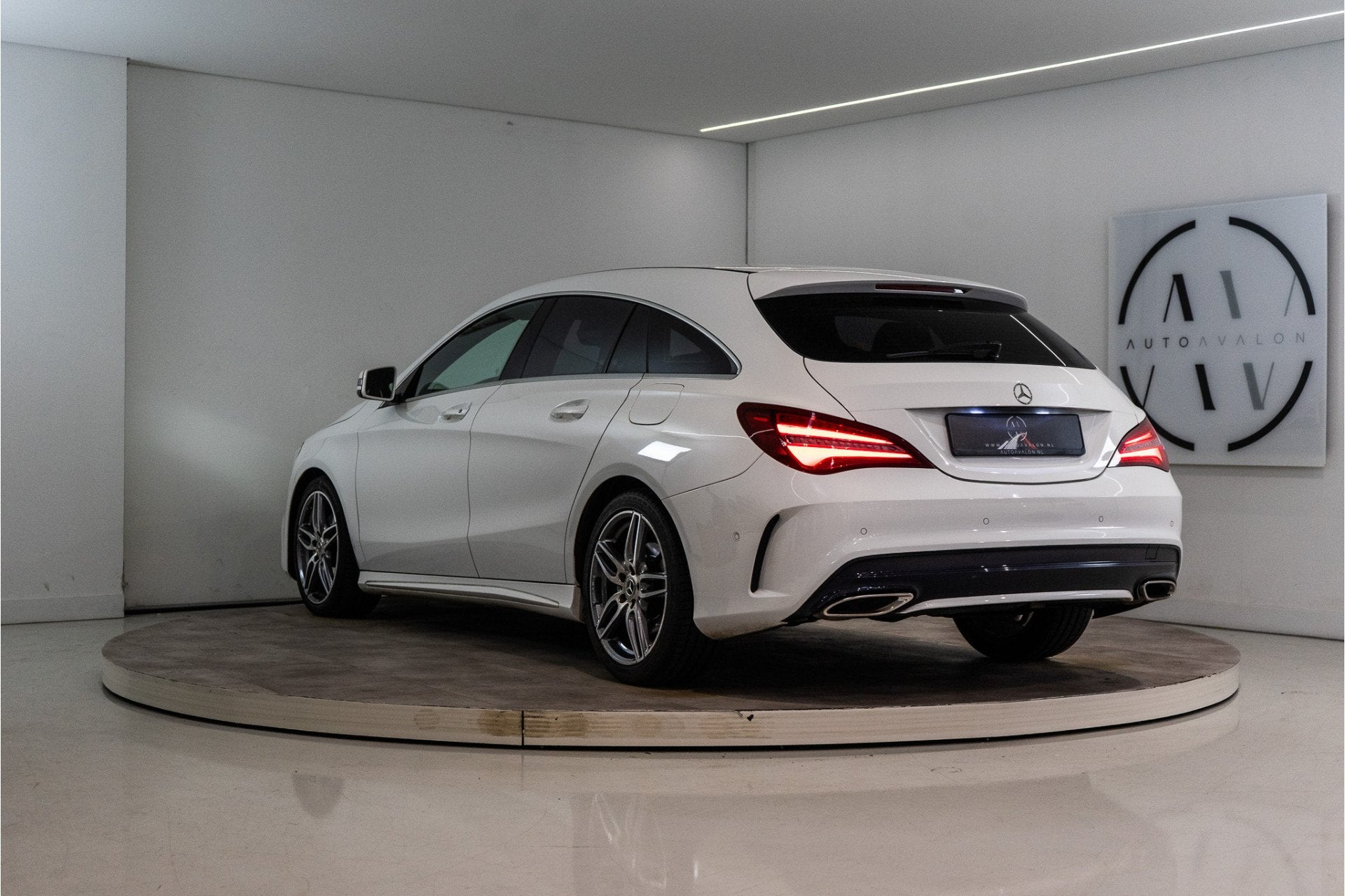 Mercedes-Benz CLA Shooting Brake 180 AMG 123PK | LED | Stoel, Voorwielaandrijving, Gebruikt, 4 cilinders, Handgeschakeld
