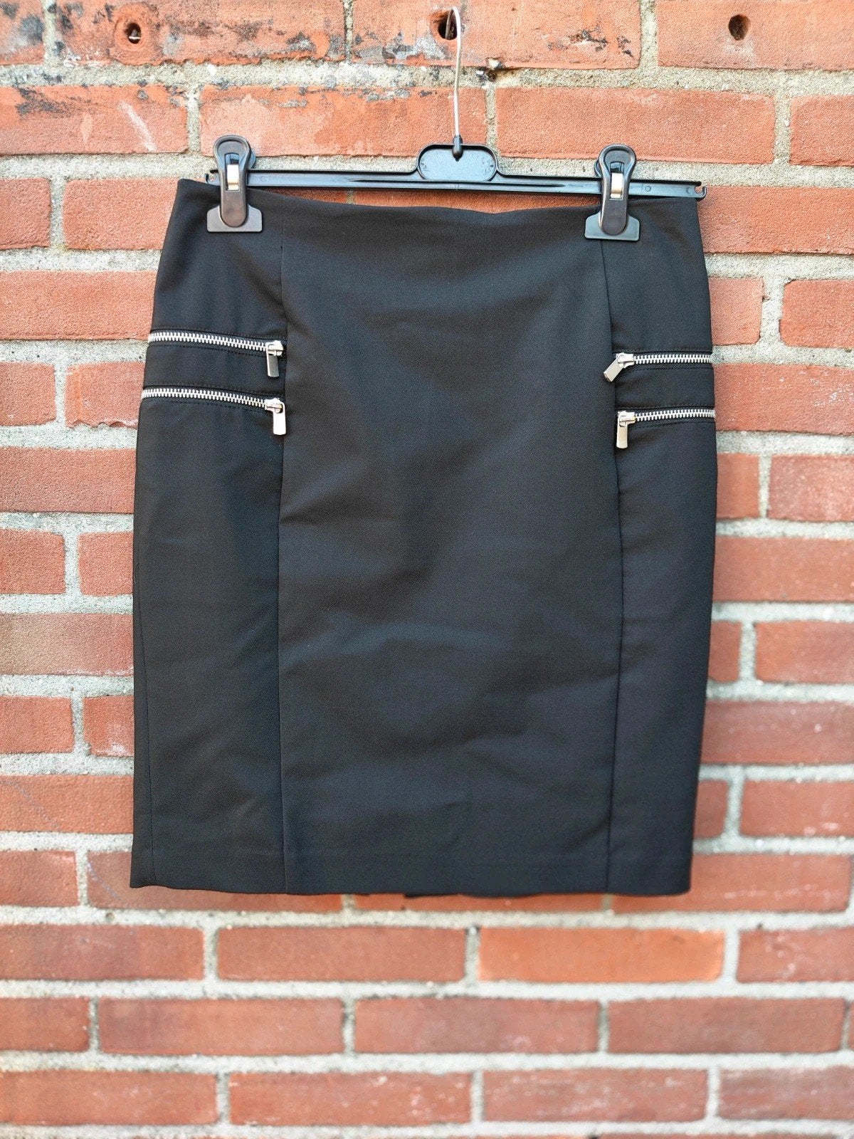 Zwarte H&M rok met ritsdetails, Maat 38/40 (M), H&M, Zwart, Nieuw