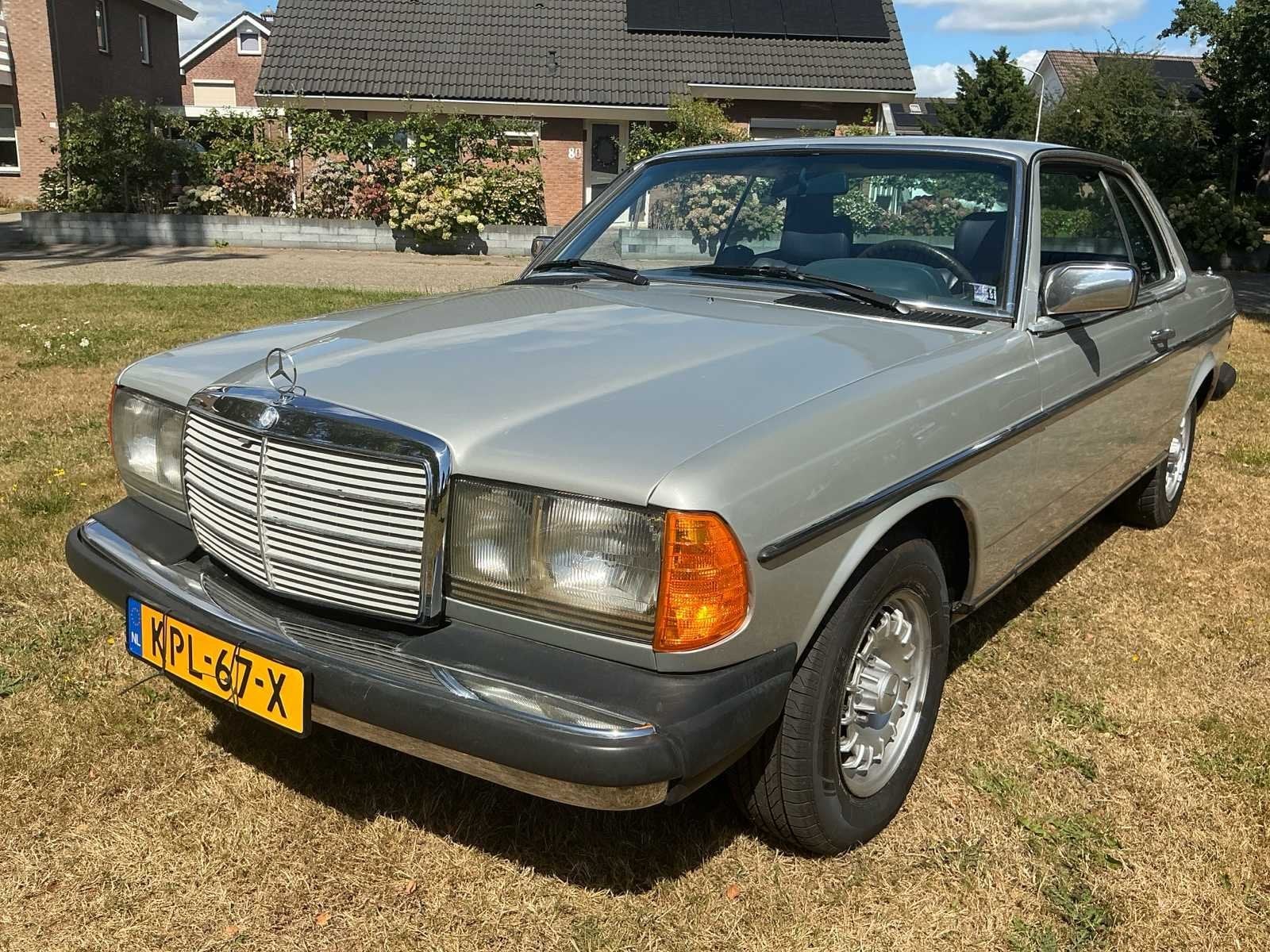 Mercedes 300 CD Turbodiesel 5 Cilinder Oldtimer, Auto's, Oldtimers, Automaat, Overige carrosserieën, Mercedes-Benz, Bedrijf