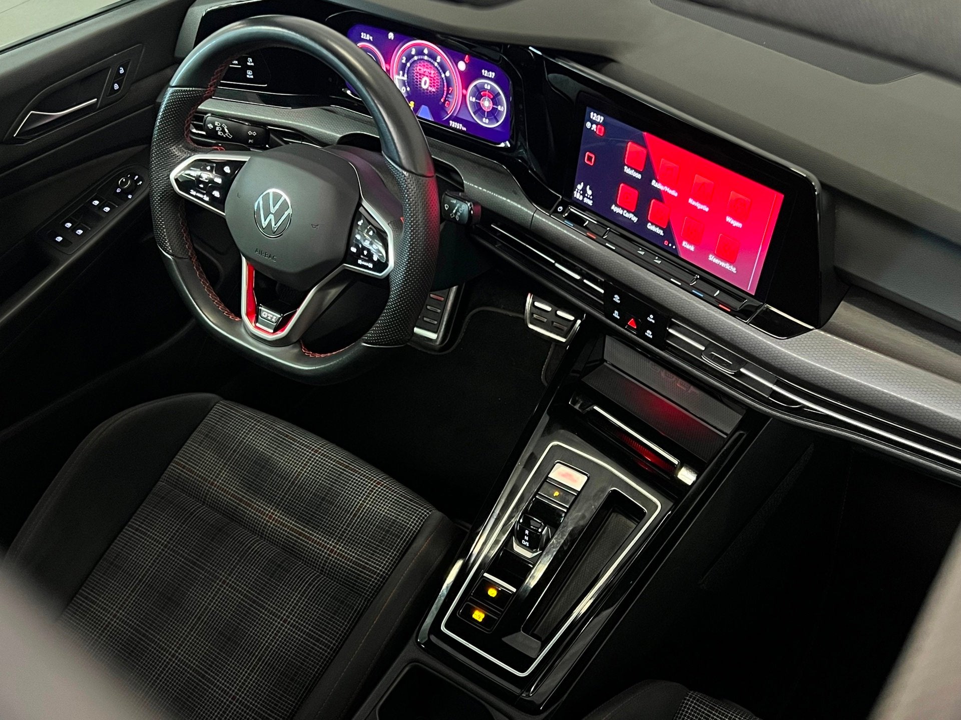 Volkswagen Golf 2.0 TSI GTI|PANO|KEYLESS|CAMERA|TREKHAAK|MAT, Gebruikt, 4 cilinders, 1984 cc, Zwart