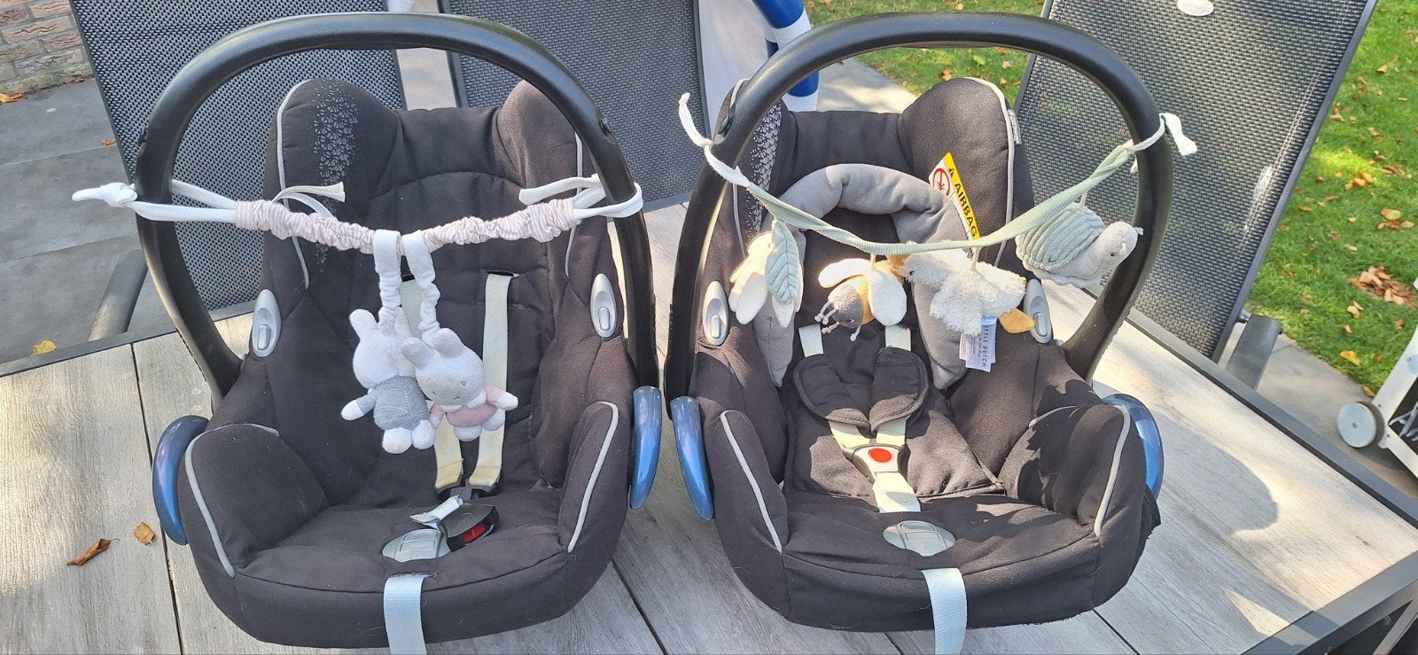 Twee Maxi-Cosi Pebble autostoeltjes met verkleiner, Kinderen en Baby's, Ophalen, Autogordel of Isofix, Gebruikt, Zijbescherming