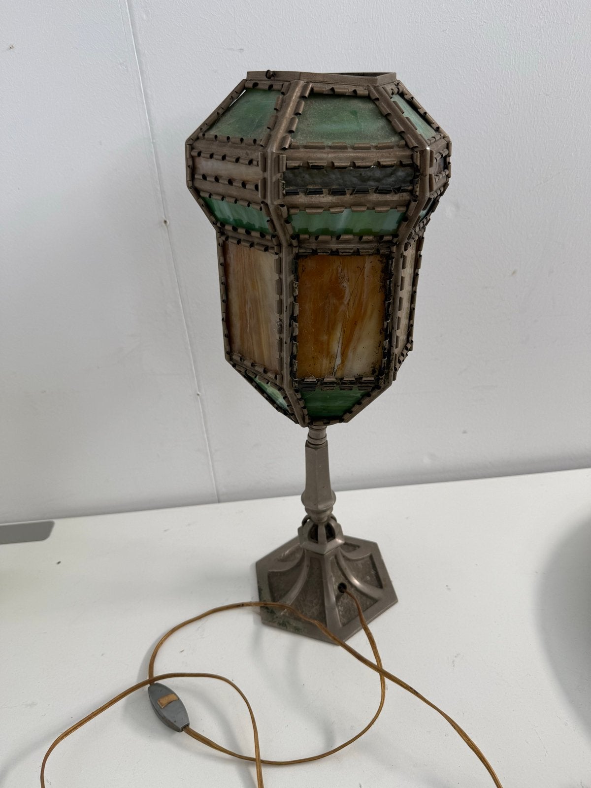 Antieke Tiffany-stijl tafellamp met gebrandschilderd glas, Antiek en Kunst, Ophalen of Verzenden