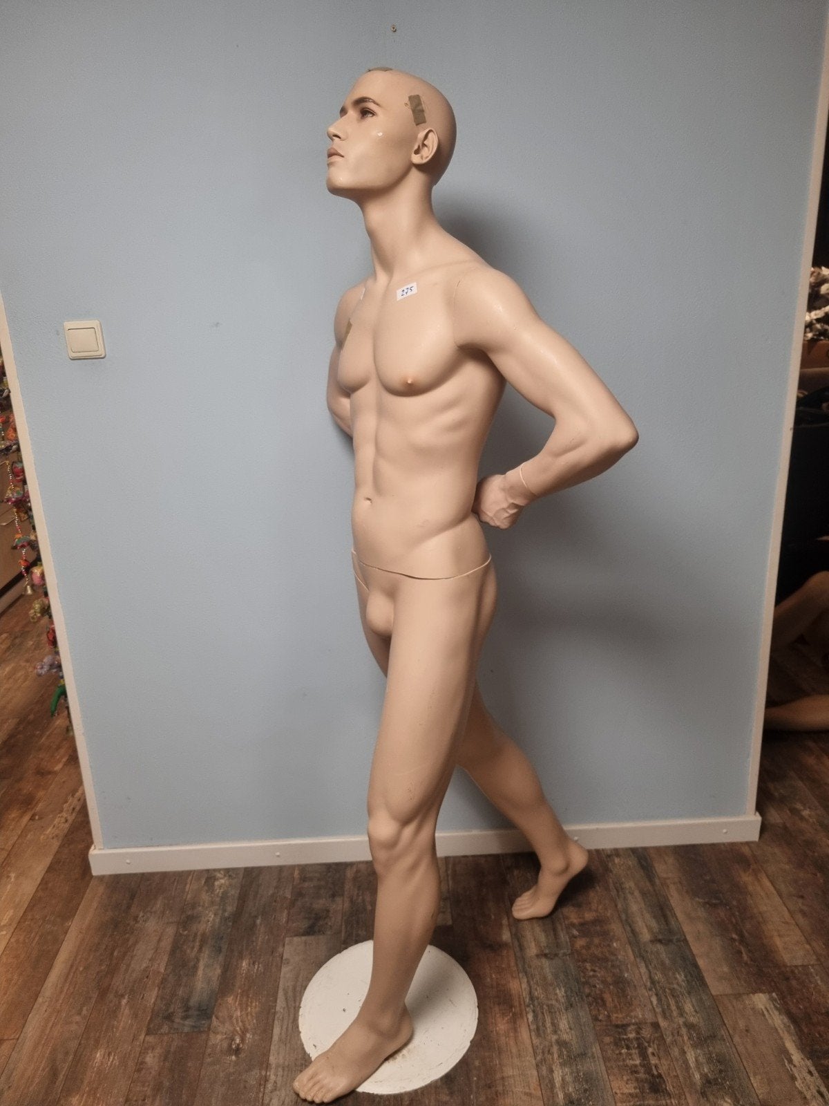lopende etalagepop paspop mannequin pop New John Nissen, Ophalen