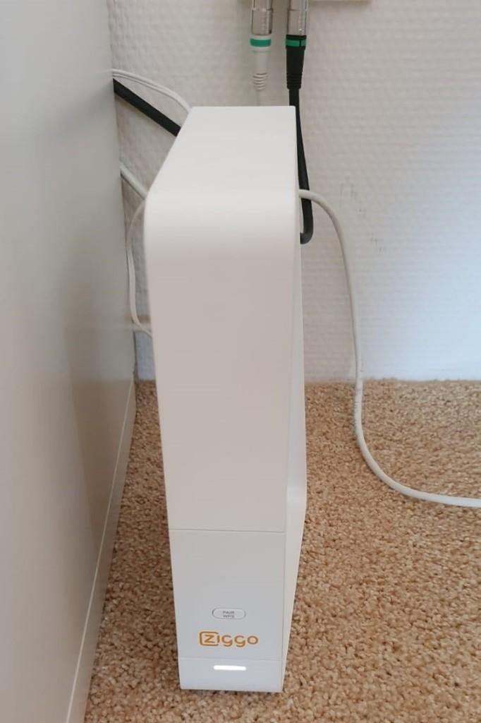 Smart wifi Modem router Ziggo TG2492LG-ZG, Ophalen of Verzenden