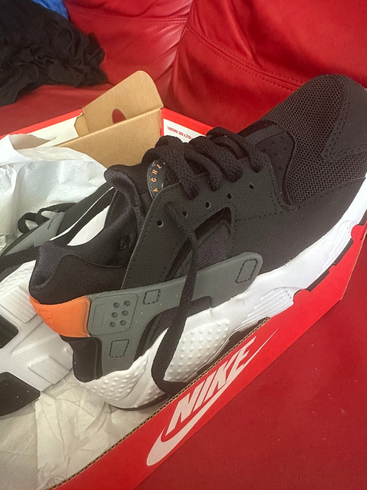 Nieuwe Nike huarache run maat 35,5, Nieuw, Ophalen of Verzenden, Jongen of Meisje, Sportschoenen