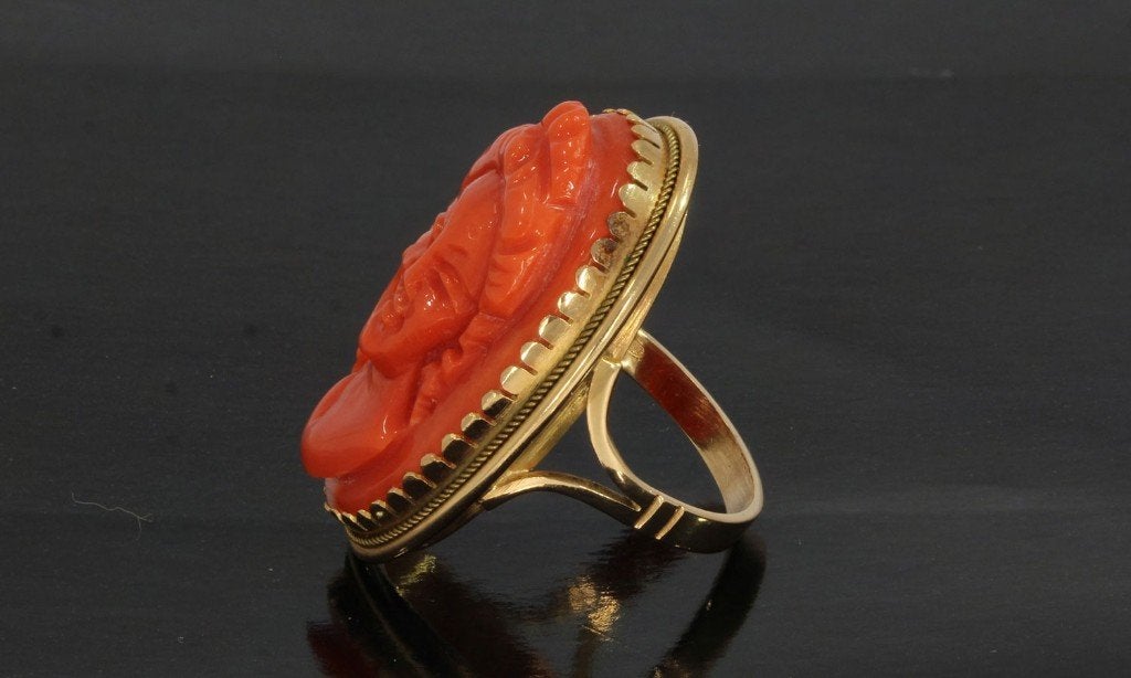 Bloedkoraal camee robuuste 18k gouden ring dames vintage, Ophalen of Verzenden, Goud, Ring, Met edelsteen
