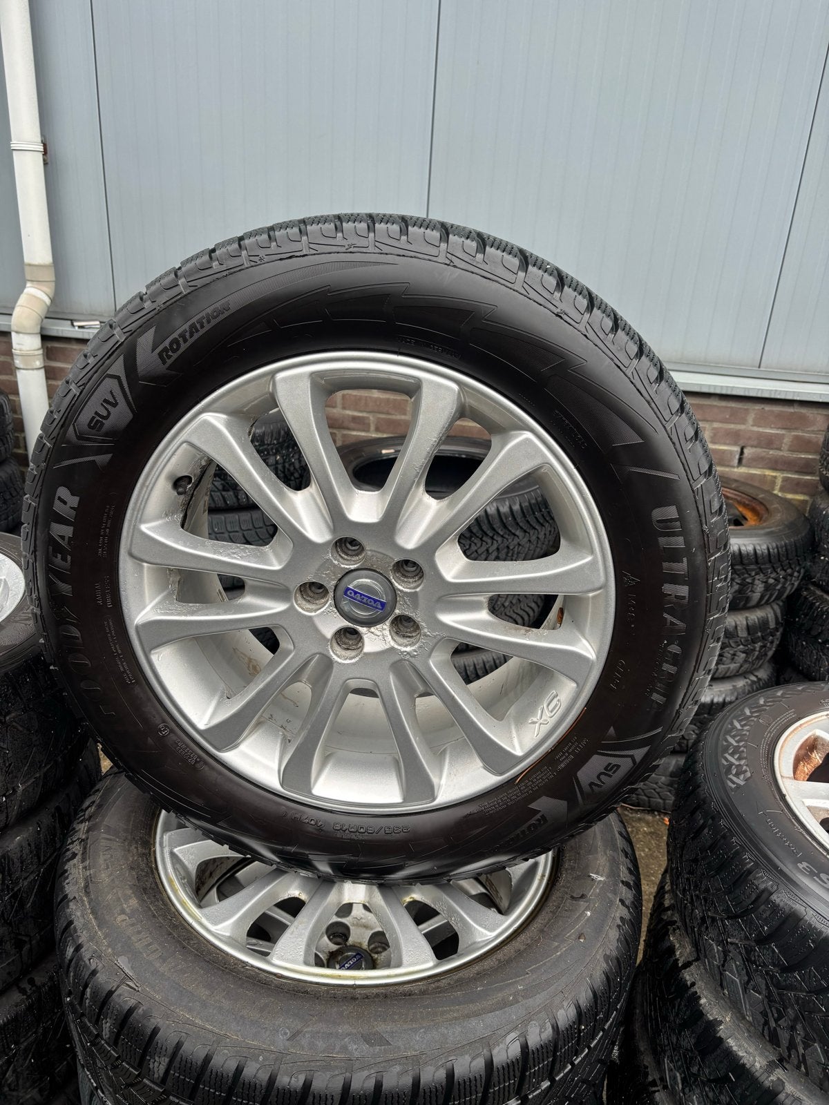 Wintersets Volvo XC60 17”/18” tot 2017 Diverse Opties, Ophalen, Gebruikt, ., Banden en Velgen