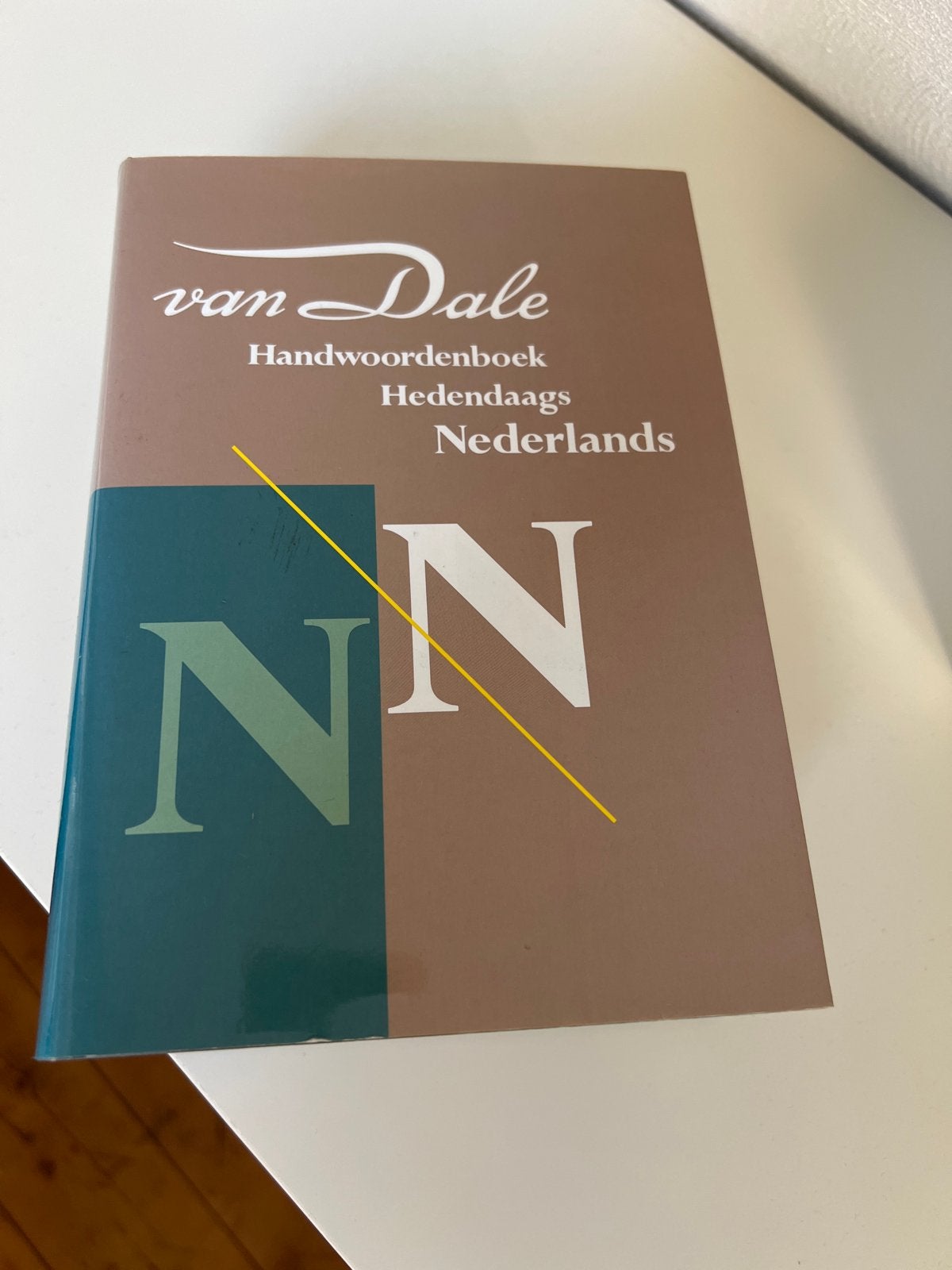Van Dale Handwoordenboek Hedendaags Nederlands, Boeken, Ophalen of Verzenden, Zo goed als nieuw, Van Dale, Nederlands