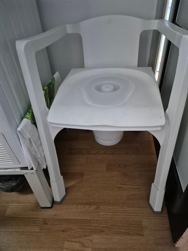 Toiletstoel, Huis en Inrichting, Ophalen, Zo goed als nieuw